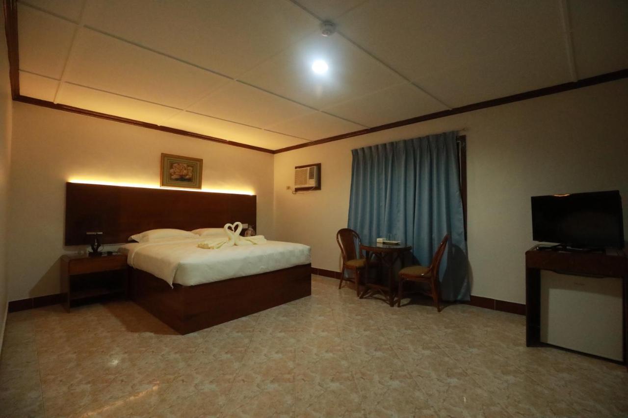 Bohol Plaza Mountain Resort And Restaurant Dauis Eksteriør billede